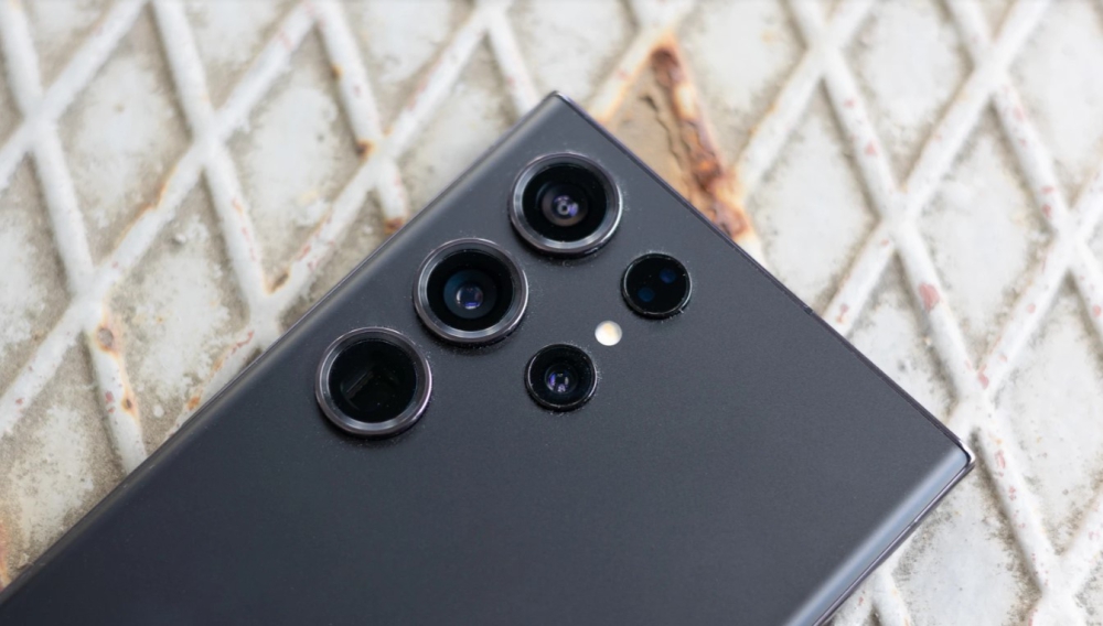 So sánh Samsung Galaxy Z Fold5 vs S23 Ultra: Nên mua mẫu điện thoại cao cấp nào?