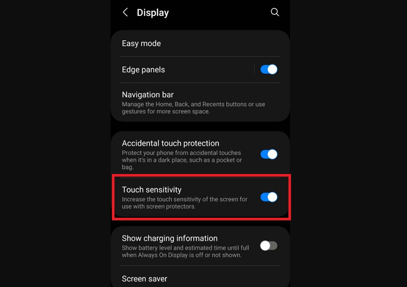 Bạn cuộn xuống để tìm mục Touch sensitivity (Độ nhạy cảm ứng)