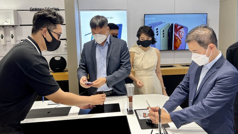 MT Smart là hệ thống bán lẻ các sản phẩm điện thoại, máy tính bảng, đồng hồ và phụ kiện Samsung chính hãng cao cấp tại TP.HCM