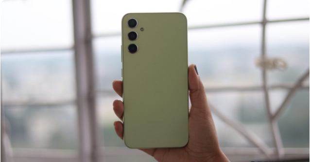 Trên tay và đánh giá sơ lược Galaxy A34 5G: Điện thoại Galaxy tầm trung đáng mua nhất 2023
