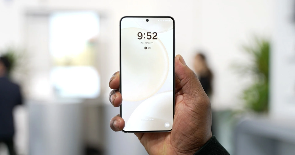 Trên tay Galaxy S24 và Galaxy S24+: Khao khát gây ấn tượng