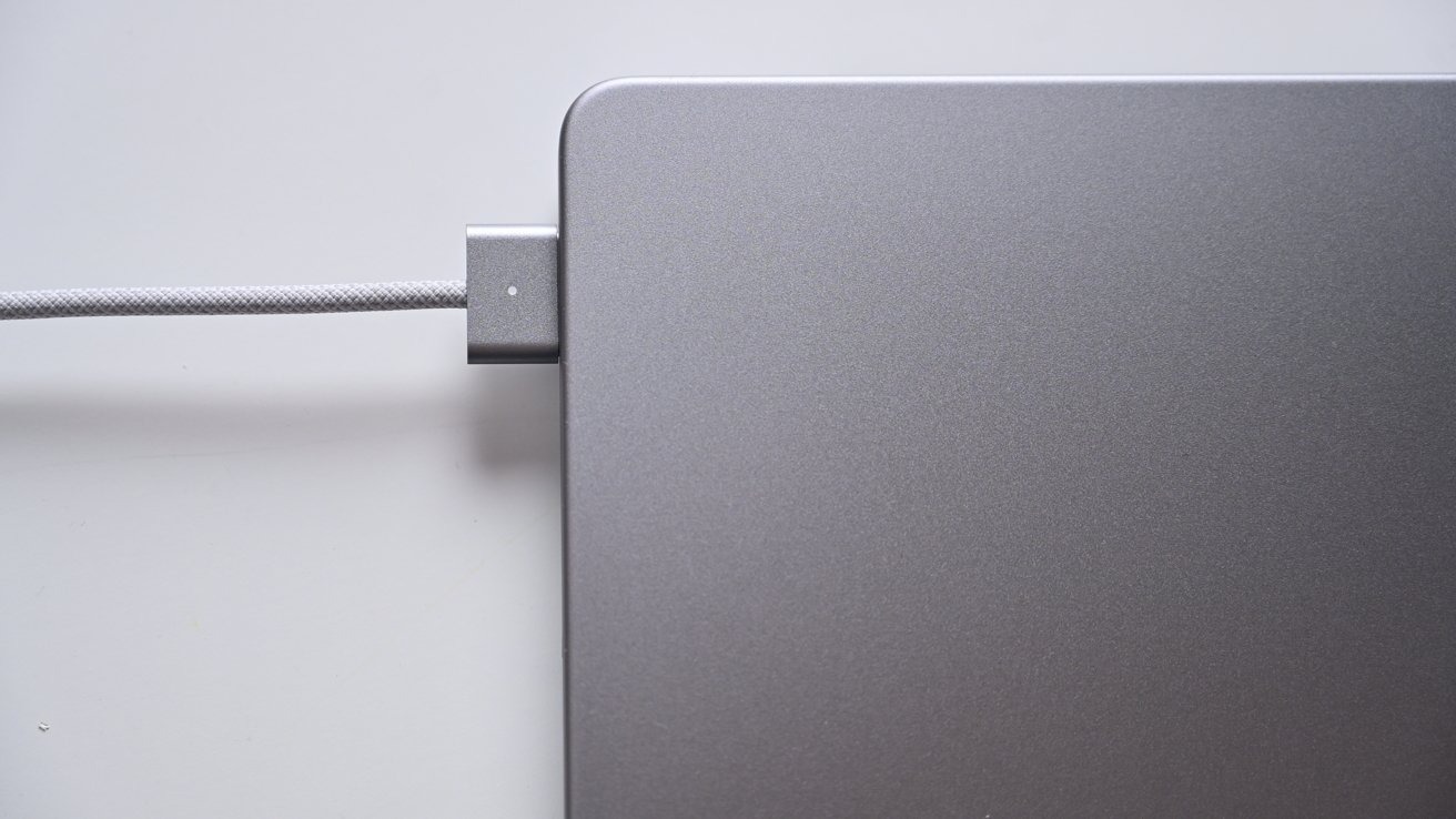 Trên tay chiếc MacBook Pro 2023 sau 24h sử dụng: Có đáng để nâng cấp?