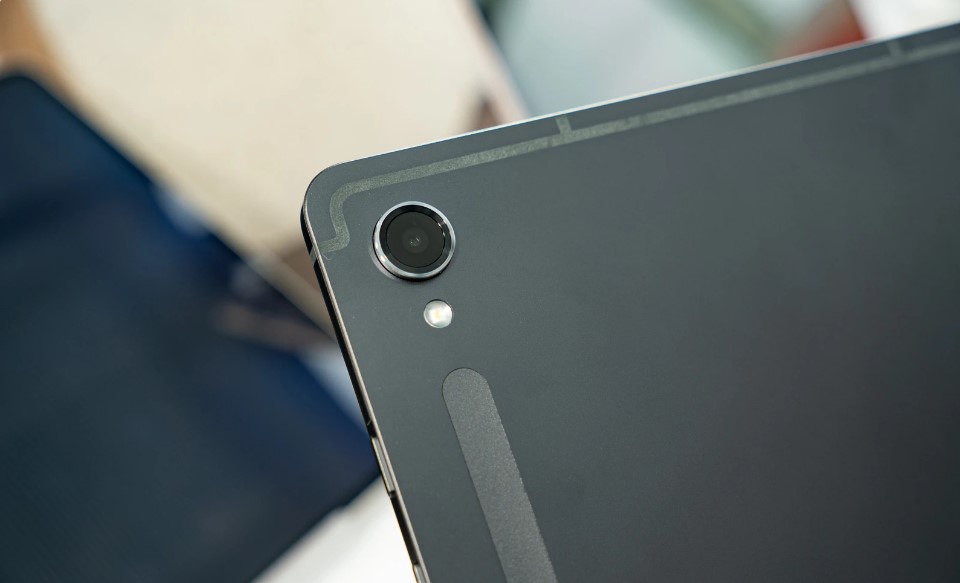 Trên tay và đánh giá nhanh Galaxy Tab S9: Những nâng cấp tuyệt vời