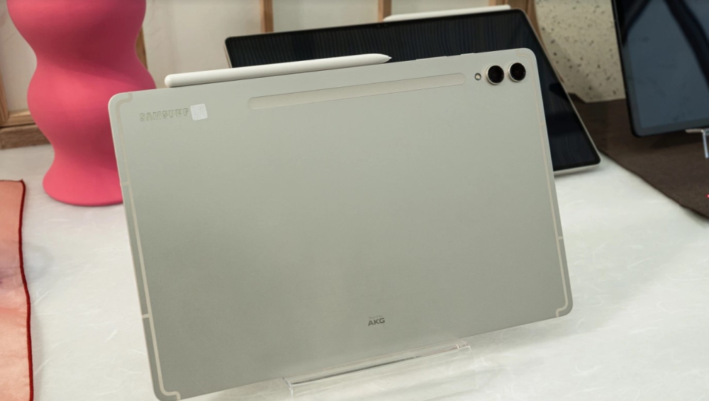 Trên tay Samsung Galaxy Tab S9 Plus