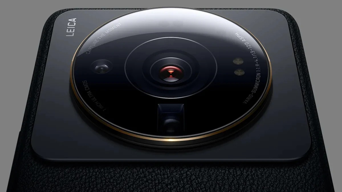 iPhone 15 Pro có vẻ hơi đuối sức về mặt thiết kế khi đặt cùng với sự tuyệt vời của smartphone Android