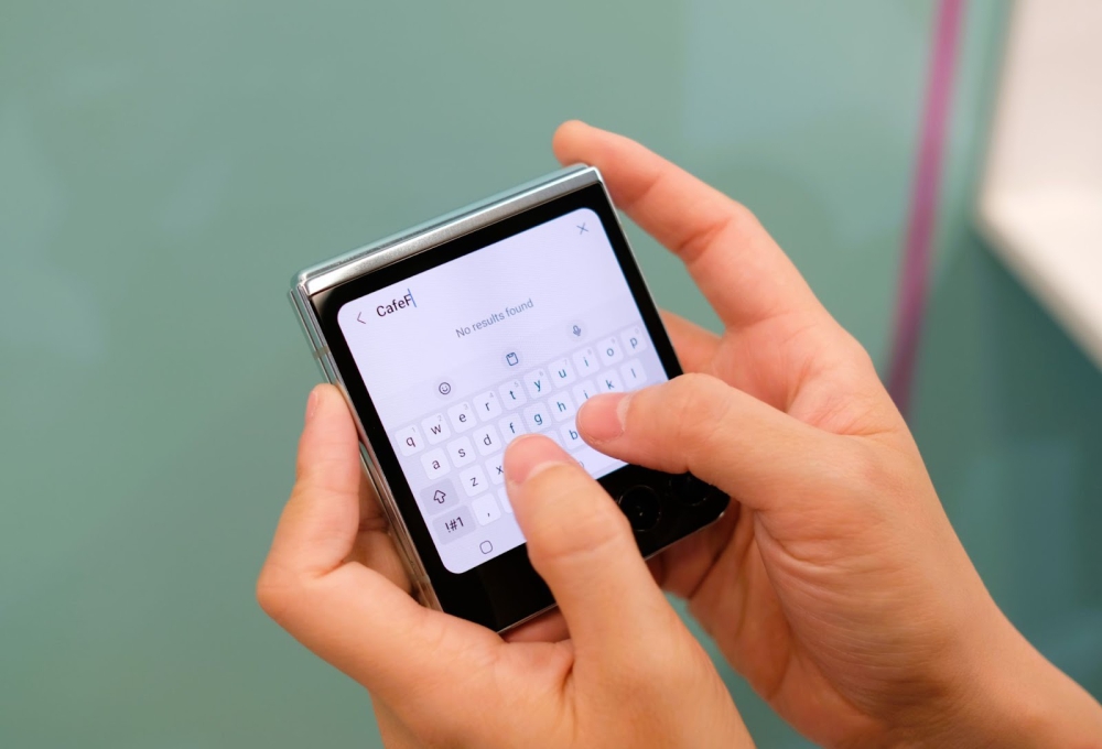 Galaxy Z Fold5 và Z Flip5 gây ấn tượng về thời lượng pin và tốc độ sạc